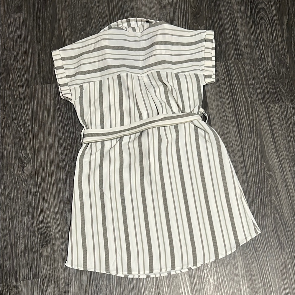 Blu Pepper White and Gray Wrap Shirt Dress - Picture 7 of 10